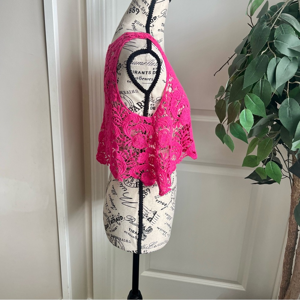 Demanding Sleeveless Crochet Crop Top Pink Sz M - Picture 8 of 15